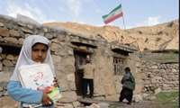 بسیاری از دختران عشایری از ادامه تحصیل باز می مانند